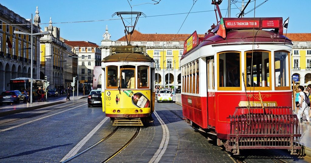 Portugalia, paralizată de o grevă generală: Trenuri și zboruri anulate, școli închise, ca protest la reforma legislației muncii făcută de guvern