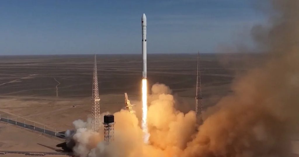 Long March-12B, racheta chineză comparată cu Falcon 9, a fost lansată pe neașteptate