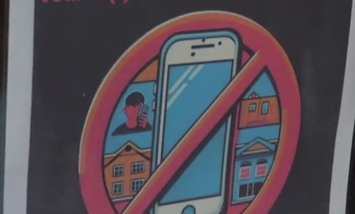 Polonia vrea să interzică utilizarea telefoanelor mobile de către elevi în incinta şcolilor primare de la 1 septembrie