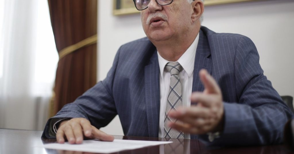 Augustin Zegrean, fost președinte al CCR: guvernul demis poate rămâne în funcție „mult și bine”