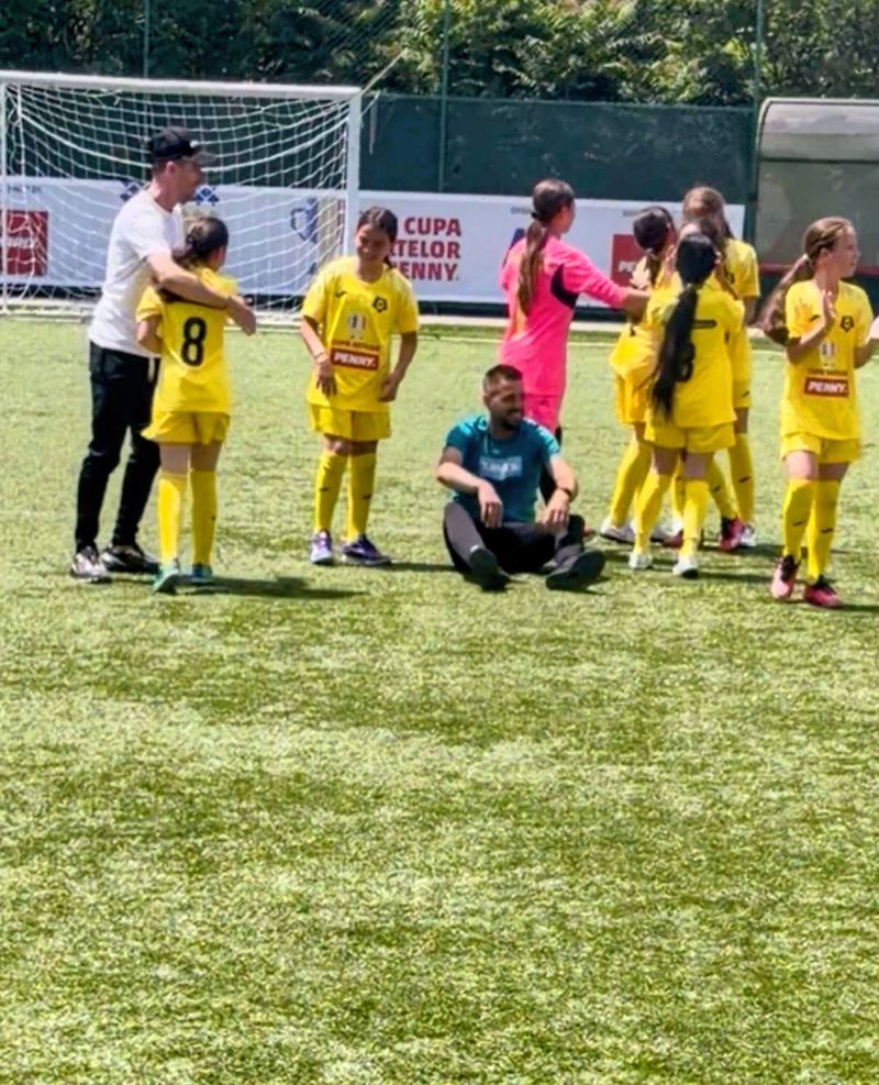 Echipa de fotbal fete U11 reprezentând Comuna Vaideeni s-a calificat în MAREA FINALĂ a „Cupei Satelor”!