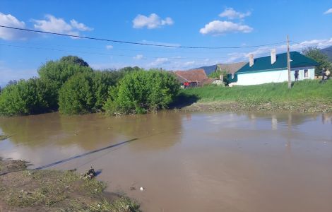 INHGA: Cod galben de inundații în opt bazine hidrografice, până vineri dimineața