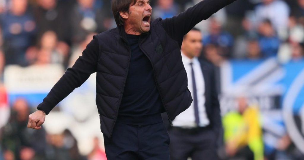 Napoli are o variantă pentru a-l înlocui pe Antonio Conte