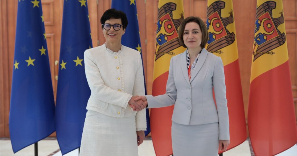 Optimism la Bruxelles privind aderarea Republicii Moldova la UE. Comisarul pentru extindere laudă progresele Chișinăului