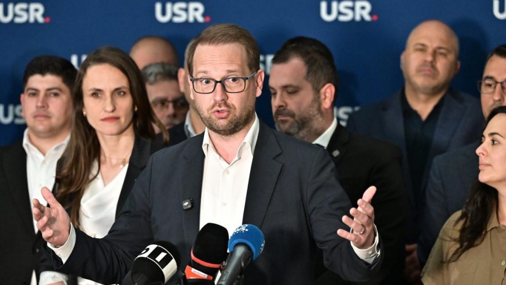Fritz anunță că „din respect pentru Președinte” va discuta cu Tomac: Nicio formulă cu PSD sau cu ce seamănă a PSD nu e acceptabilă