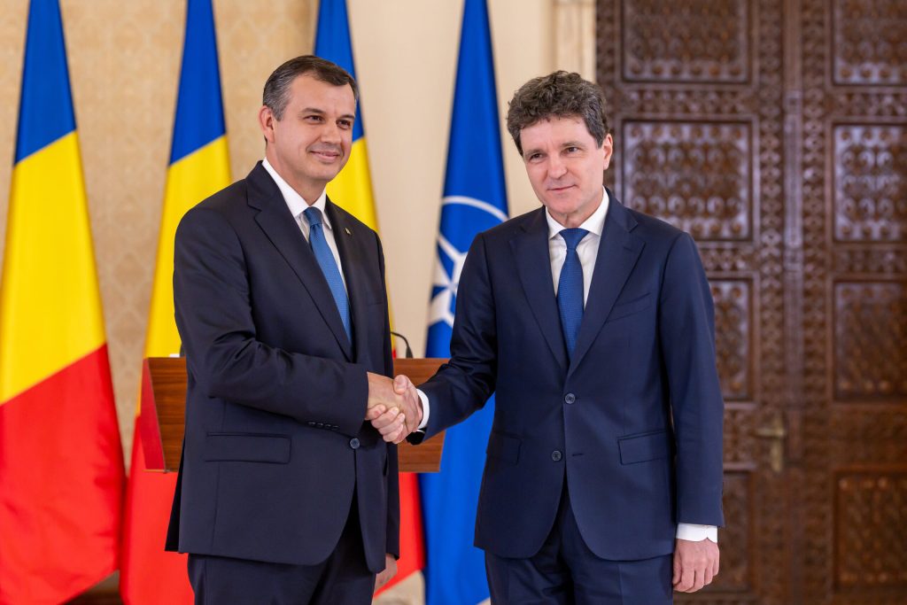 Probleme constituționale în desemnarea lui Eugen Tomac, premier „pentru că partidele nu se înțeleg”. Jurisprudența CCR îl contrazice pe Nicușor Dan: „Premierul desemnat nu este alegerea exclusivă a Președintelui României”