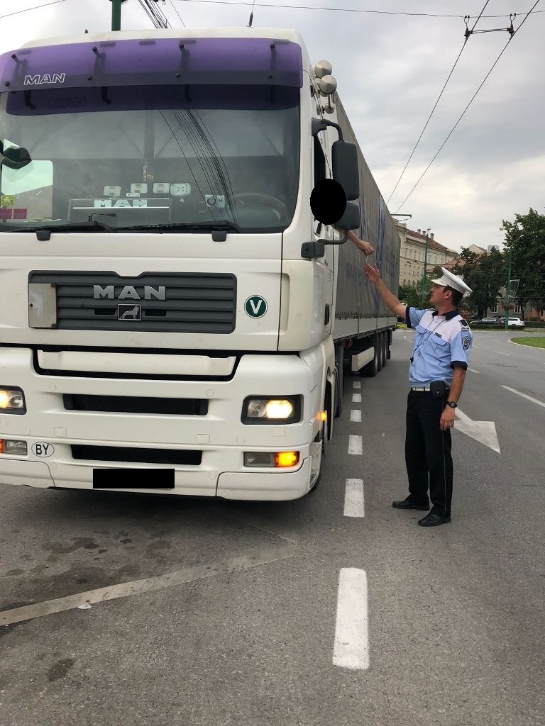 Sancţiuni de aproape 200 de mii de lei aplicate de poliţiştii locali şoferilor care au parcat neregulamentar sau au intrat în zone restricționate