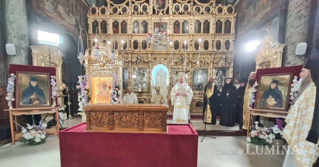 Sfintele Cuvioase Filofteia și Elisabeta de la Pasărea - monahii mult rugătoare, milostive şi făcătoare de minuni