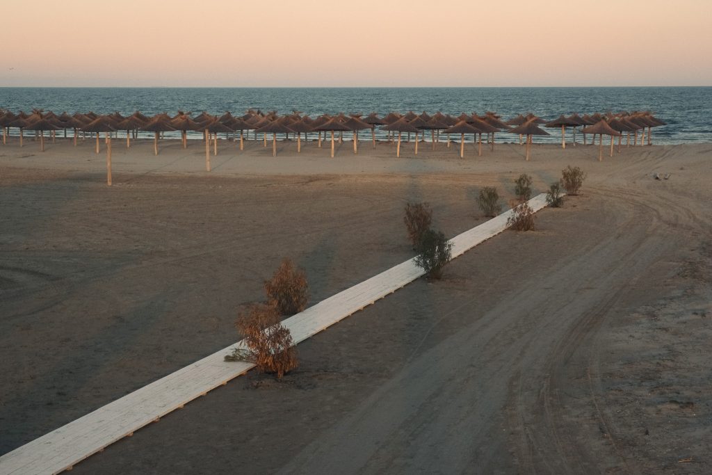 ISU Dobrogea a evacuat sute de persoane de pe plaje!
