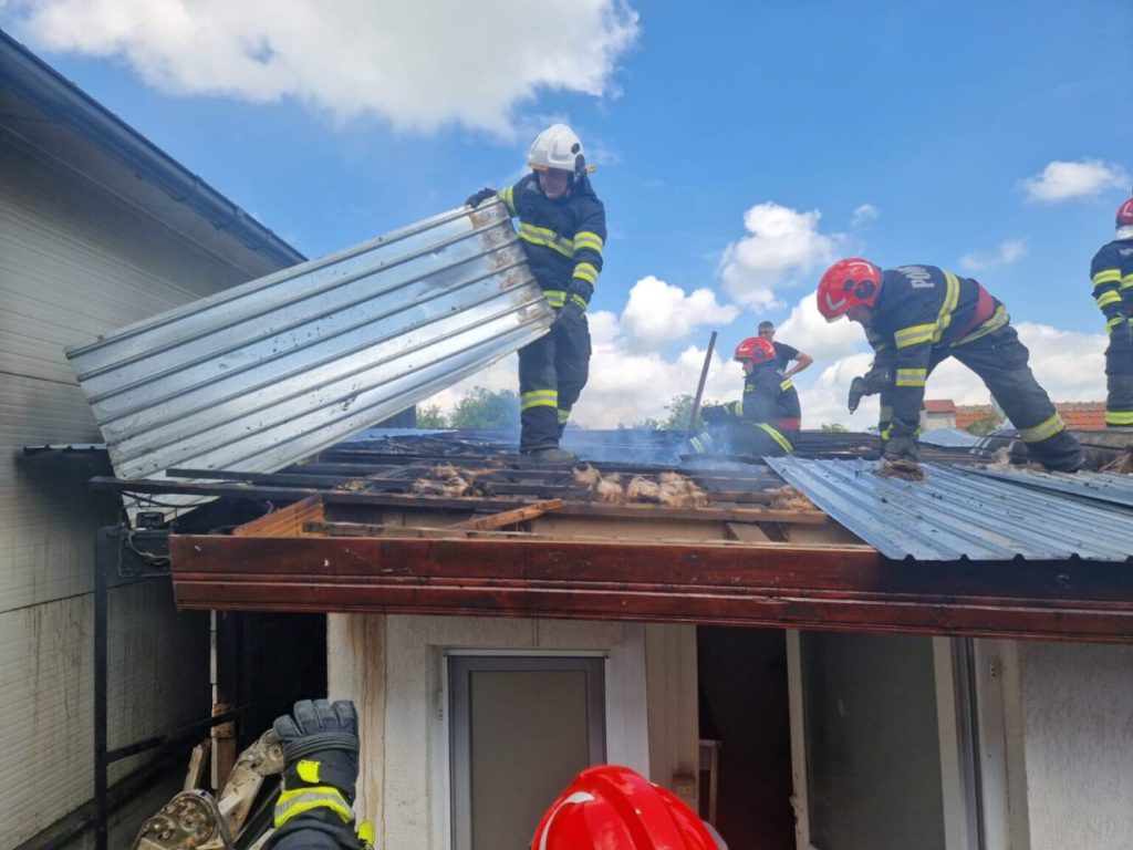 Incendiu puternic la Țuglui