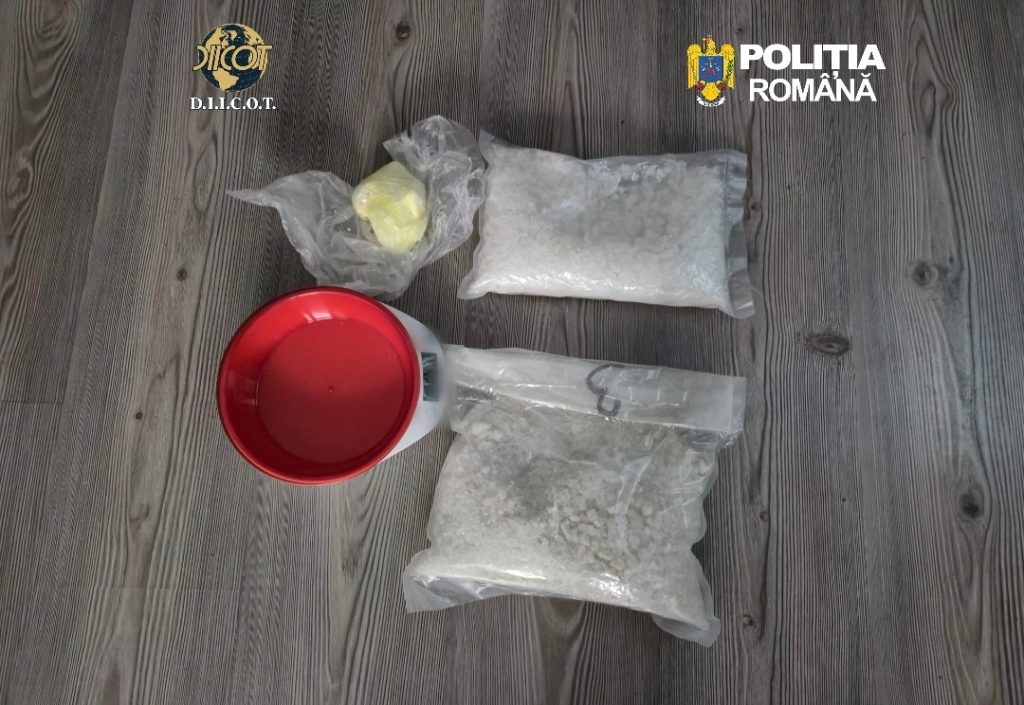 Patru persoane, arestate pentru trafic de droguri de mare risc în Cluj