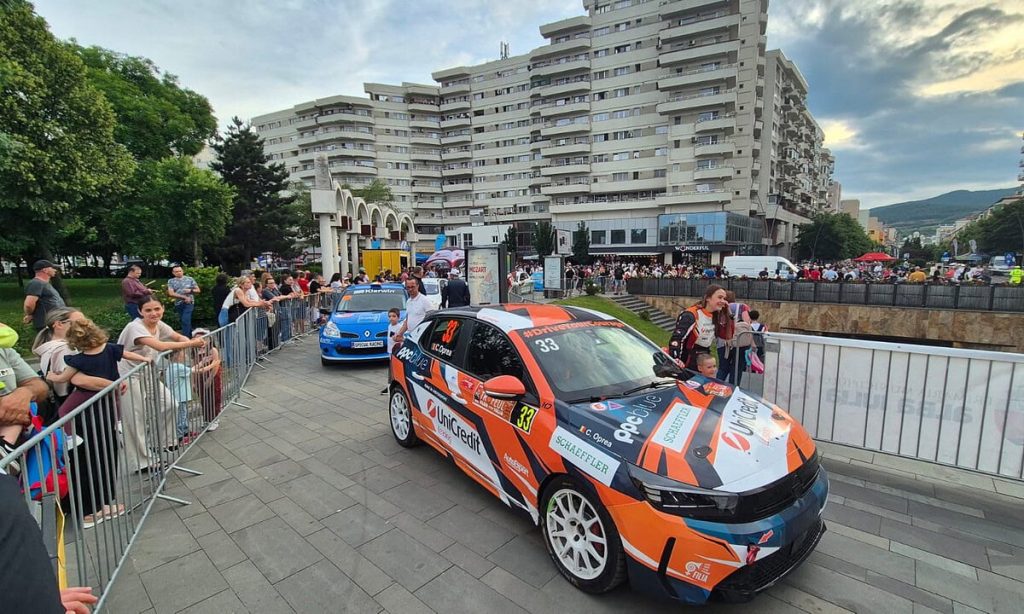 LIVE: Super Rally 2026 la Alba Iulia. Start festiv în campionatul național de motorsport pe traseu urban. Prezentarea piloților