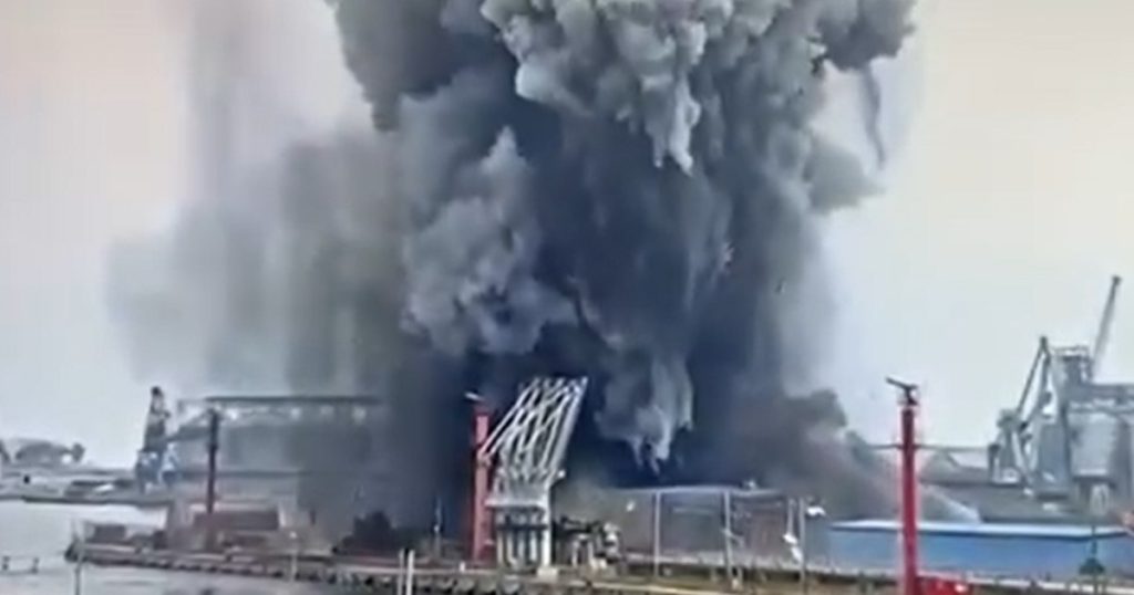 Președintele Nicușor Dan a convocat o ședință de lucru la Constanţa pentru analizarea incidentului provocat de drona marină care a explodat în port
