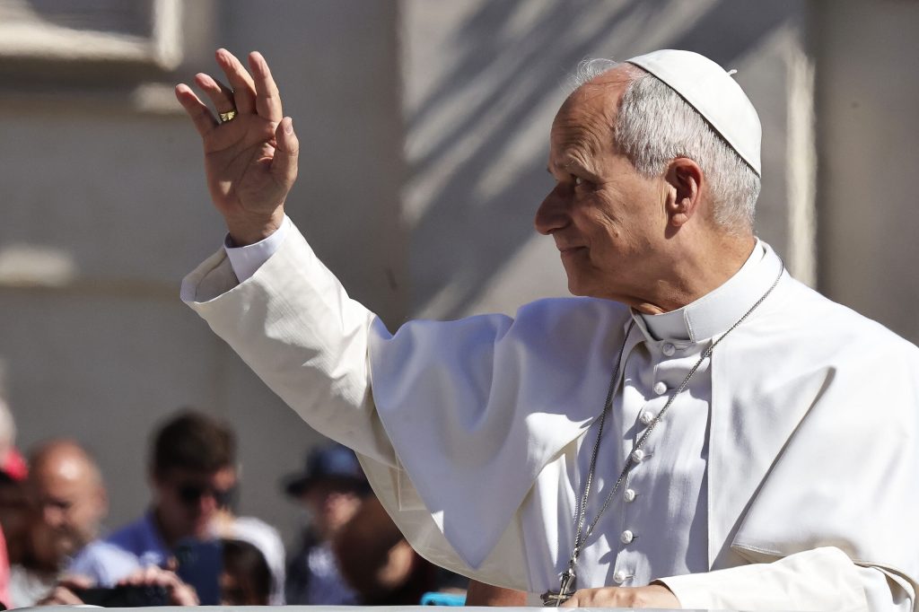 Papa Leon îndeamnă Spania să înceteze să alimenteze diviziunile între cetățeni, la prima vizită papală din ultimii 15 ani
