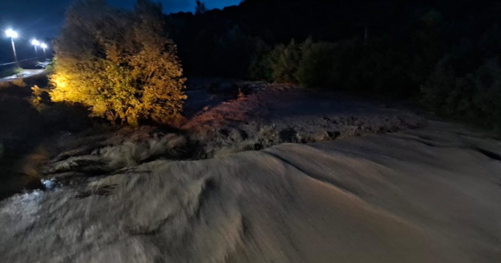 Situație hidrologică dificilă în Prahova. Apele Române anunță măsuri de urgență la barajele Măneciu și Paltinu