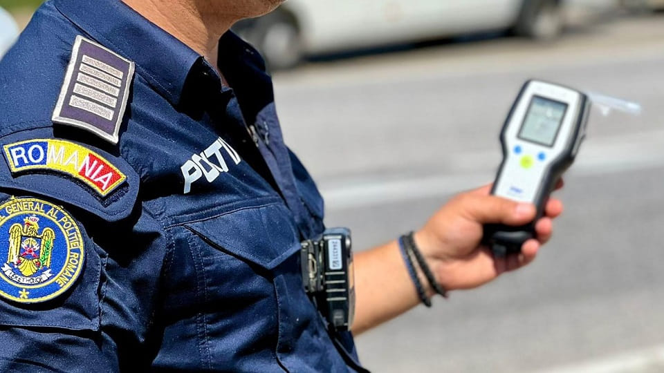 Bărbat de 49 de ani din Sebeș reținut de polițiști, după ce a condus băut și fără permis un autoturism cu care a provocat un accident rutier, pe strada Pădurenilor