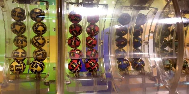 Aproape 6 milioane de euro la Loto 6/49. Reportul continuă să crească