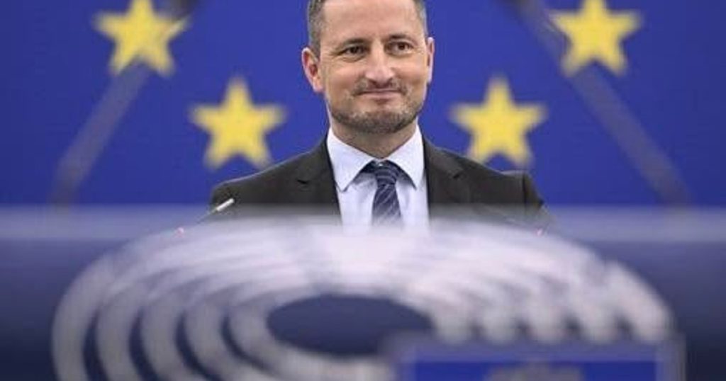 Vicepreședintele Parlamentului European cere compensații pentru românii care au plătit rate mai mari prin manipularea ROBOR