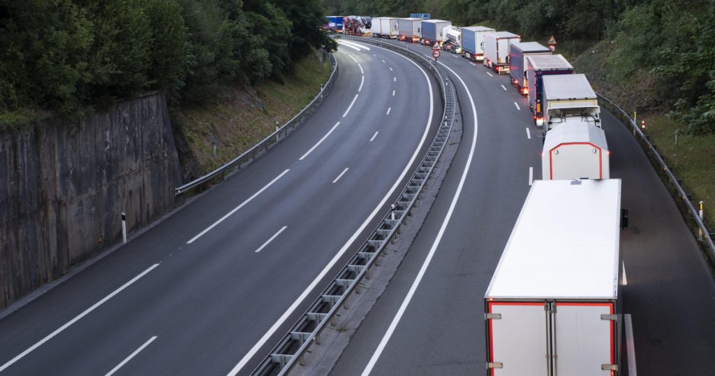 Ministerul Transporturilor anunță mai multă transparență pentru transporturile agabaritice. Ce informații va publica CNAIR