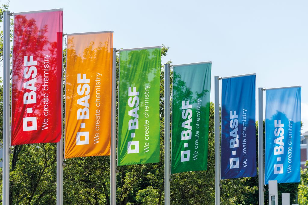 Grupul german BASF caută în Bucureşti 50 de specialişti în raportare financiară, audit, resurse umane şi achiziţii
