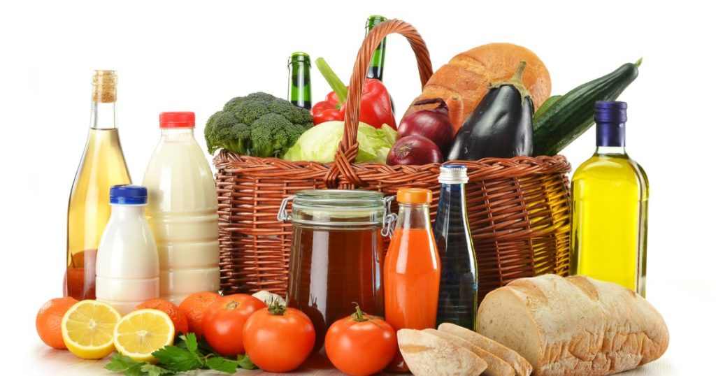 Plafonarea adaosului comercial la alimentele de bază a fost prelungită până la sfârșitul anului. Ce produse sunt vizate