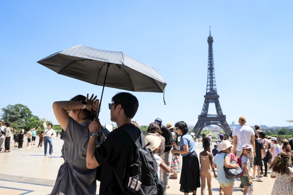 Europa tocmai a traversat una dintre cele mai spectaculoase luni din punct de vedere meteorologic.  „Nu e o senzație de moment”. În România, lucrurile au arătat altfel