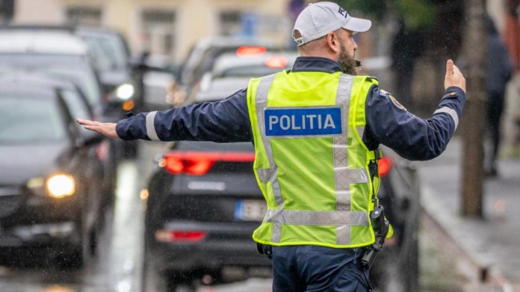 PRĂPĂD pe șoselele din Argeș! Sute de șoferi au căzut în plasă: AMENZI RECORD și zeci de PERMISE reținute într-o singură zi!