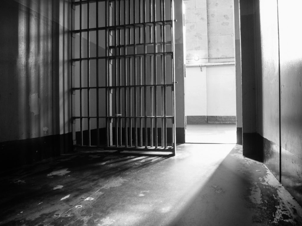 Curtea de Apel Iași a lăsat să plece un moldovean acuzat de triplă crimă în Rusia / Autoritățile ruse nu au adus nicio probă / Judecătorii cred că ar fi urmat să fie trimis pe frontul din Ucraina