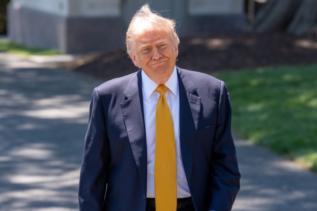 POLITICO: Trump nu va fi prezent la primul meci disputat de SUA la Cupa Mondială