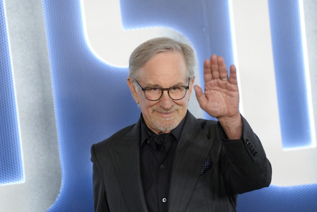 „Acum sunt prea scump”: Steven Spielberg, mesaj sfidător pentru producătorii filmelor „James Bond”