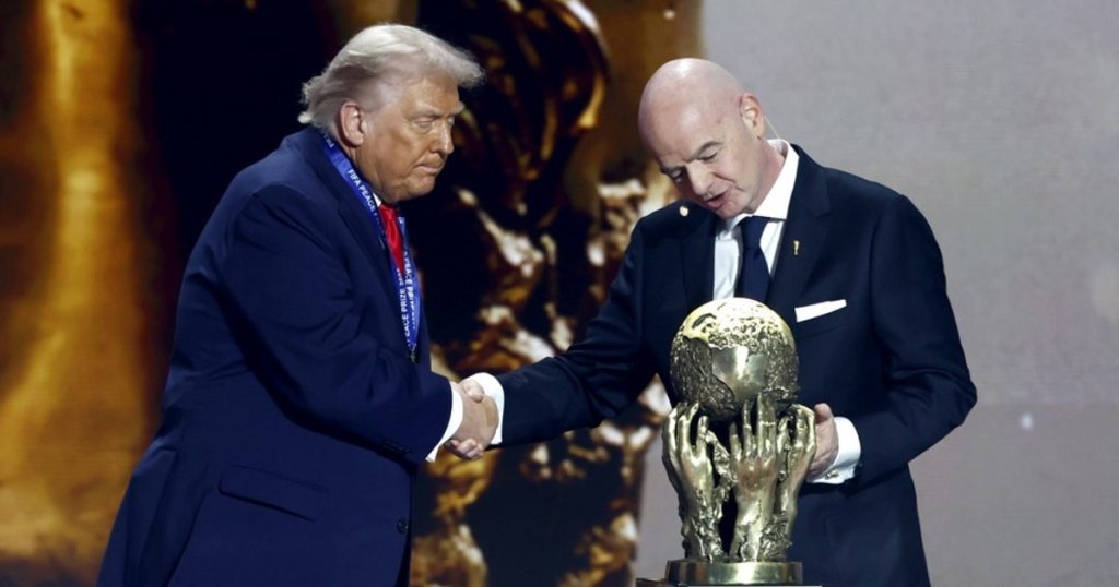 Șeful FIFA îl ridică din nou în slăvi pe președintele american Donald Trump