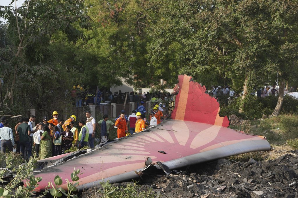 Singurul supraviețuitor al zborului Air India 171 cere publicarea anchetei oficiale, la un an de la dezastru