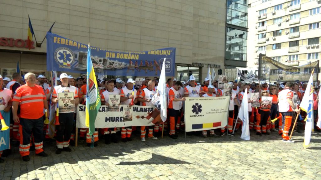 Proteste în lanț în sistemul medical. Ambulanțierii și medicii legiști, nemulțumiți de legea salarizării