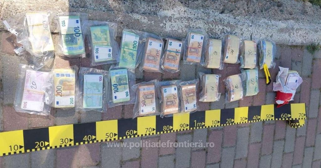 Șofer căutat în Ucraina, prins la frontiera cu România cu aproximativ 340.000 de euro ascunși în vehicul