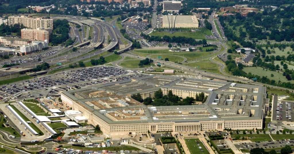Mai multe zone din Pentagon, izolate și evacuate după un incident cu materiale periculoase