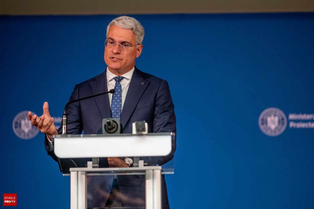 Dragos Pîslaru, dezbatere pe Facebook pe proiectul legii salarizării bugetarilor: Nu poţi cu 8 miliarde să creşti toată grila
