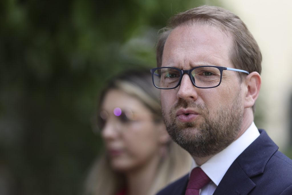 Când va stabili USR dacă susține sau nu Guvernul Tomac. Filialele județene ale partidului s-au exprimat deja