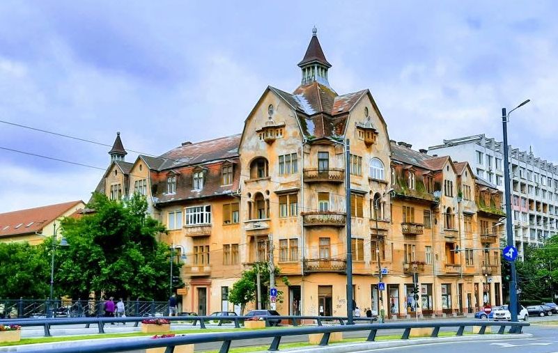 Weekend cultural în Piața Plevnei din Timișoara. Eveniment comun dedicat curentului Art Nouveau și muzicii jazz, cu zeci de activități