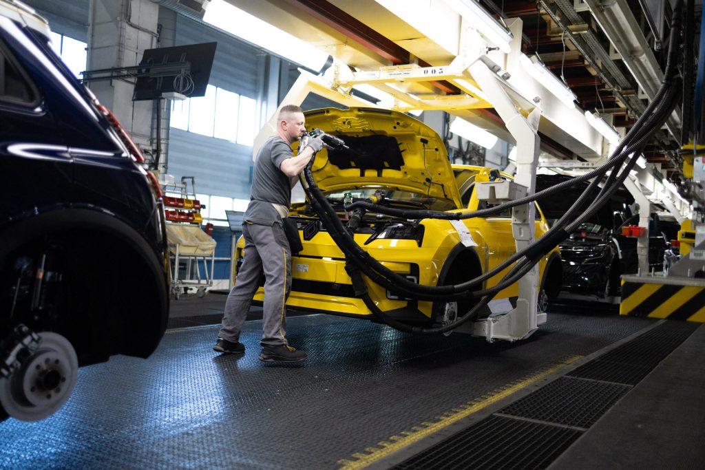 Renault, Volkswagen și Stellantis cer un plan „Made in EU” pentru a apăra industria auto europeană