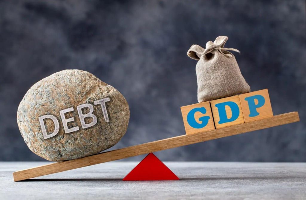 IIF: Cheltuielile guvernamentale au majorat datoria globală la un nivel record în 2025, de peste 300% din PIB