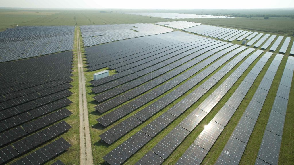 PPC Renewables investește 10,5 milioane lei într-un sistem de stocare la parcul fotovoltaic Colibași, finanțat parțial prin Fondul pentru Modernizare