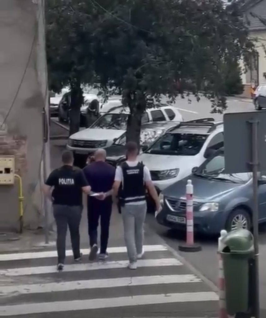 Închisoare de 2 ani și 4 luni pentru un bărbat de 56 de ani din Arad, pentru violență în familie (VIDEO)