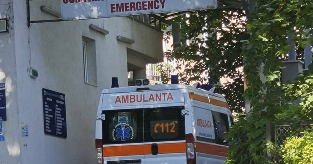 Doi elevi de 7 ani au fost răniţi după ce o bancă din vestiarul sălii de sport a căzut peste ei