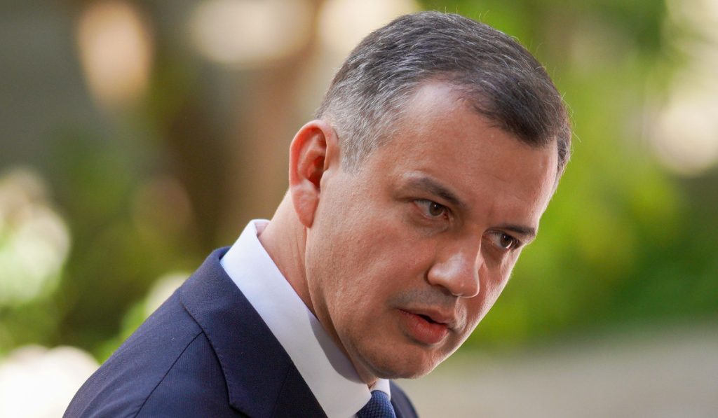 Guvernul Tomac ar putea să nu fie votat de nimeni. Lista finală conţine toate numele contestate de PNL şi USR