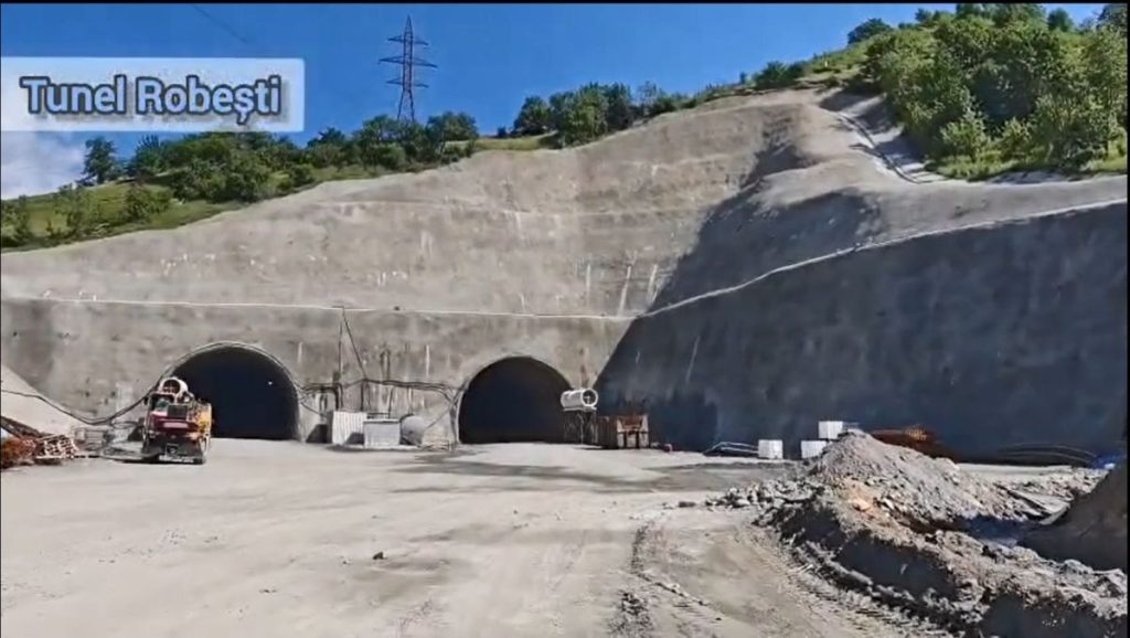VIDEO Al treilea tunel de pe Autostrada Sibiu–Pitești a intrat în execuție. Lucrările avansează pe cea mai dificilă secțiune a A1
