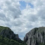 Tragedie în Cheile Turzii. Un tânăr de 22 de ani a murit după o cădere de la mare înălțime