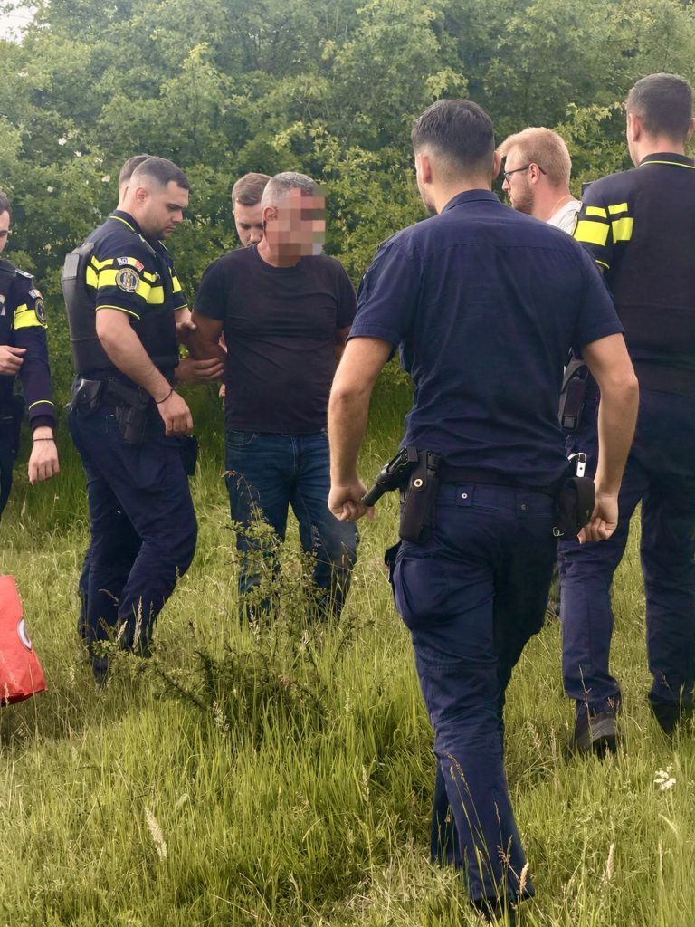 Argeș: Bărbat monitorizat electronic, arestat preventiv după ce a încălcat ordinul de protecție și și-a atacat fiul
