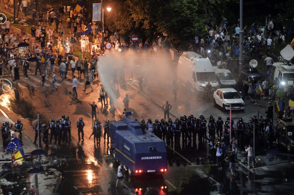 Dosarul 10 August. Foștii șefi ai Jandarmeriei, achitați în primă instanță