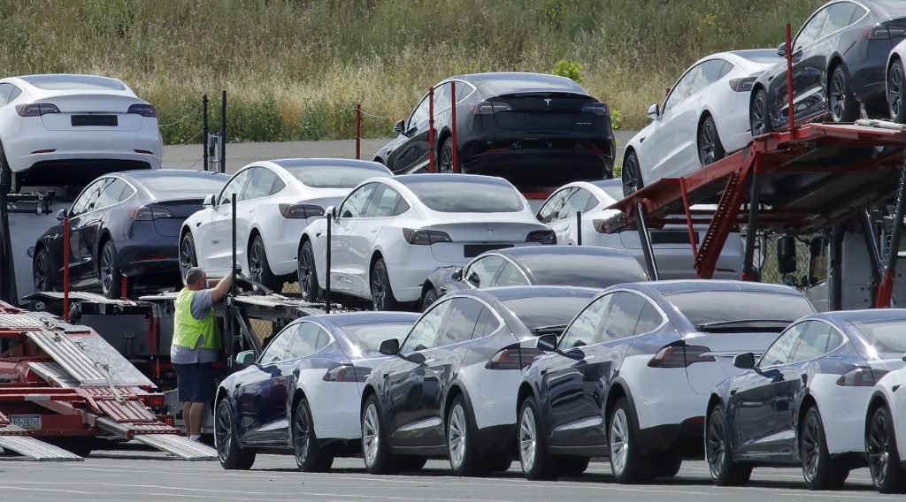 Tesla, acuzată că folosește în Europa date înșelătoare pentru aprobarea mașinilor cu șofat autonom