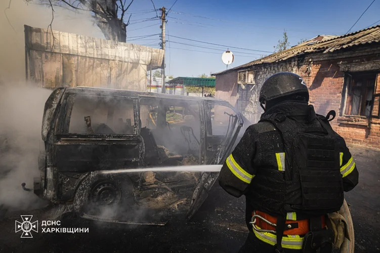 Cel puţin opt persoane au fost ucise în atacuri aeriene ruseşti în sudul şi estul Ucrainei